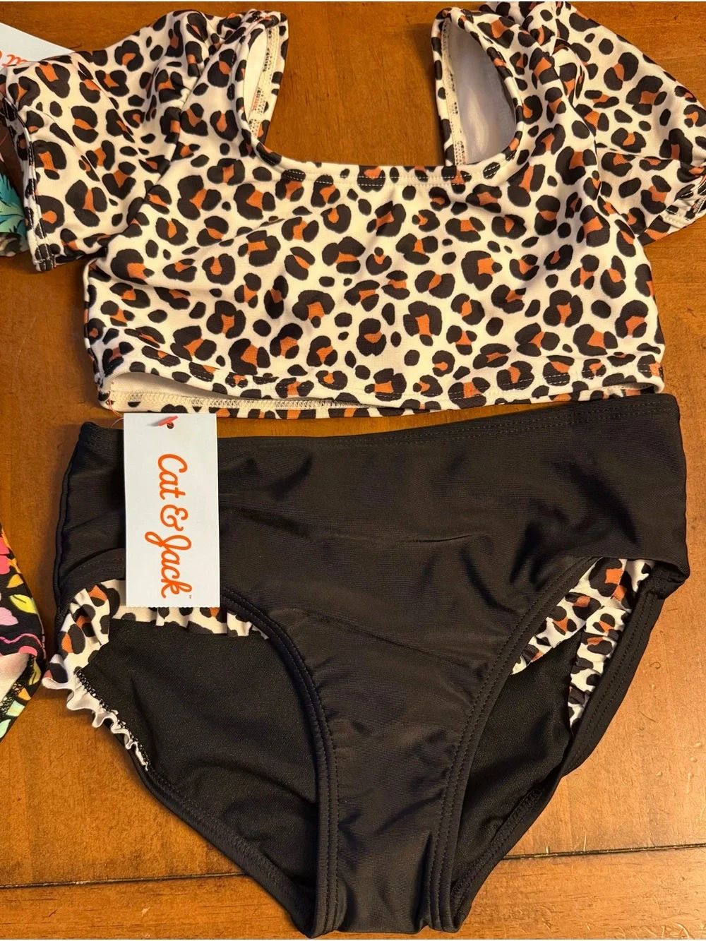 2 cat & jack szS6/7 one piece cheetah floral &2 piece leopard print bathing suit